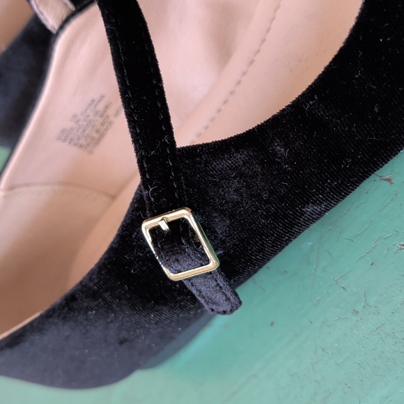 Gap Black Velvet Mary Jane Buckle Flats 10 - Picture 4 of 6